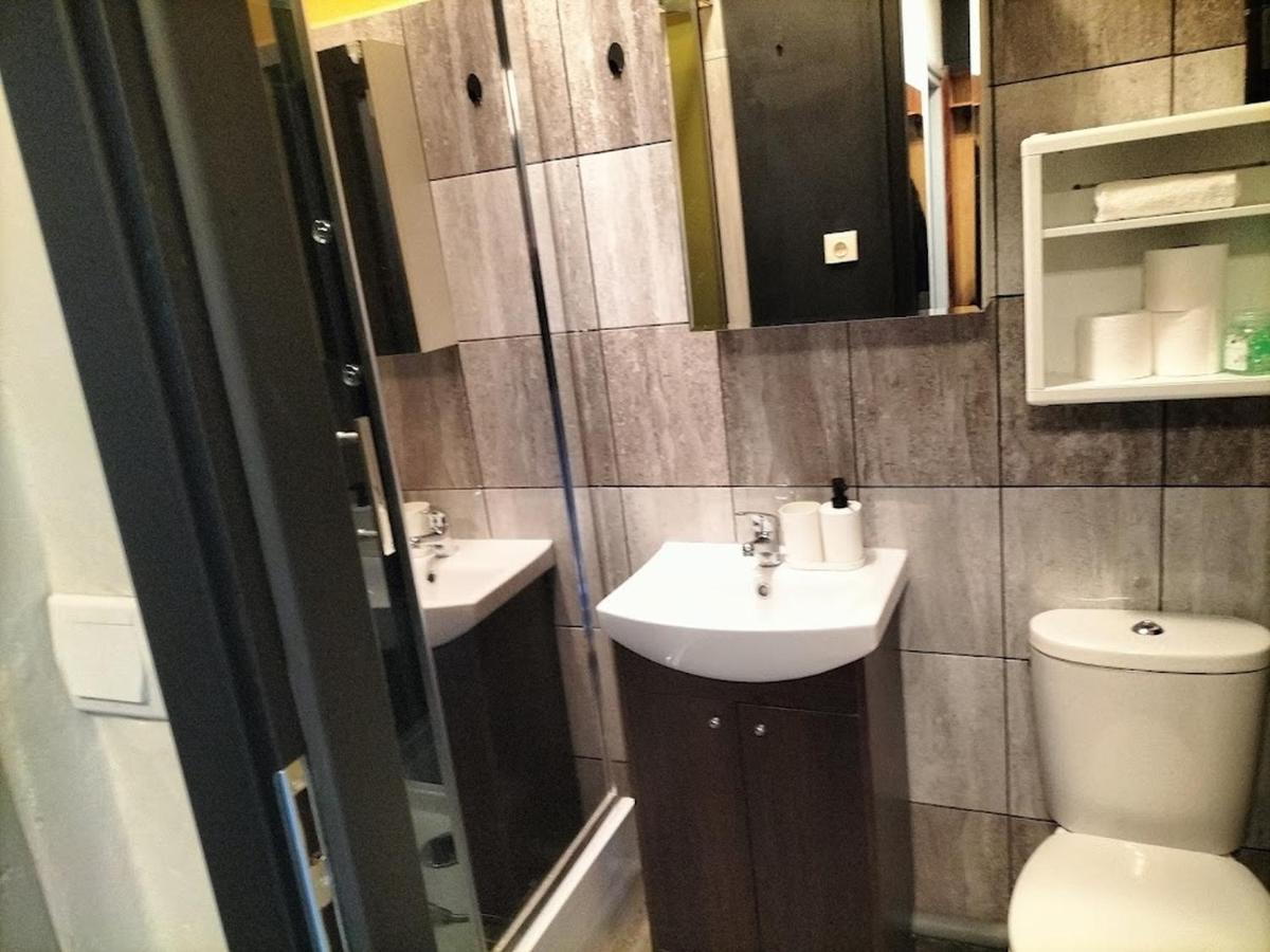 Apartament B10 Zasnij W Narnii Obok Sadu Al Solidarnosci Warszawa